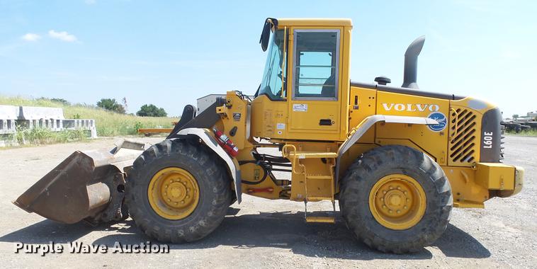 image for item DE7200 2004 Volvo L60E wheel loader