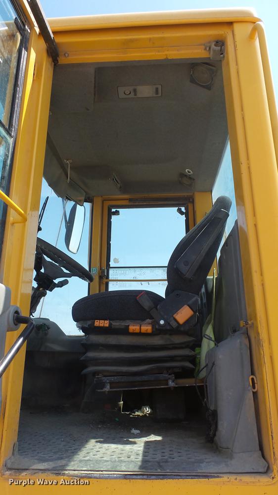 image for item DE7200 2004 Volvo L60E wheel loader