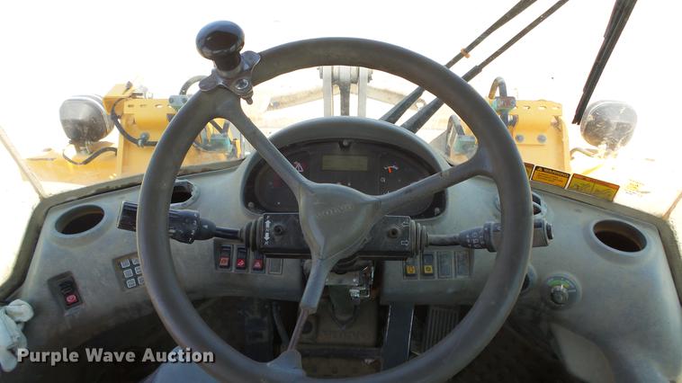 image for item DE7200 2004 Volvo L60E wheel loader