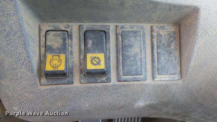 image for item DE7200 2004 Volvo L60E wheel loader