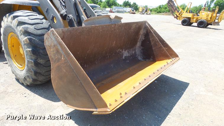 image for item DE7200 2004 Volvo L60E wheel loader
