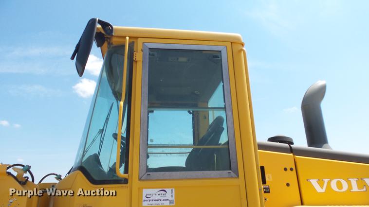 image for item DE7200 2004 Volvo L60E wheel loader