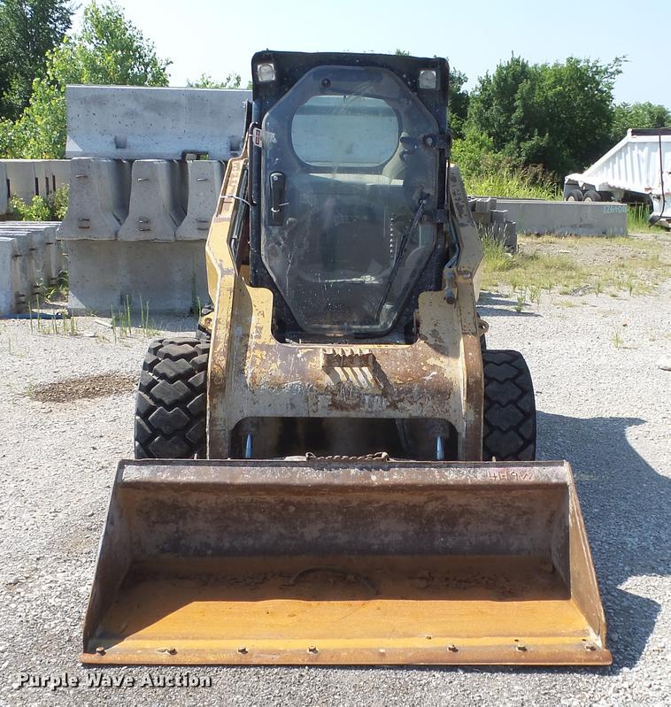 image for item DE7204 2010 Caterpillar 262C skid steer
