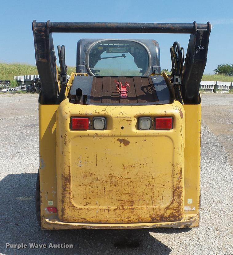 image for item DE7204 2010 Caterpillar 262C skid steer