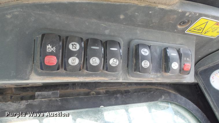 image for item DE7204 2010 Caterpillar 262C skid steer