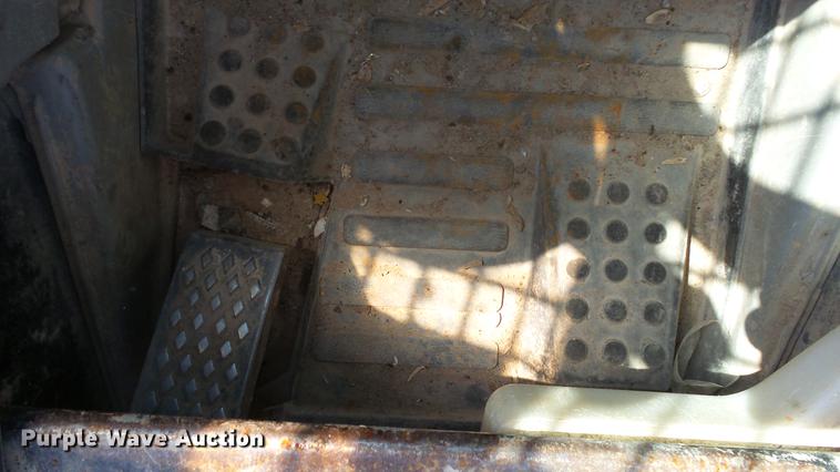 image for item DE7204 2010 Caterpillar 262C skid steer