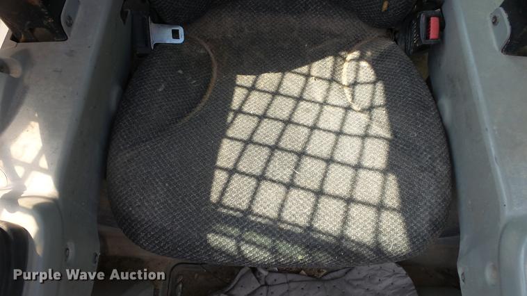 image for item DE7204 2010 Caterpillar 262C skid steer