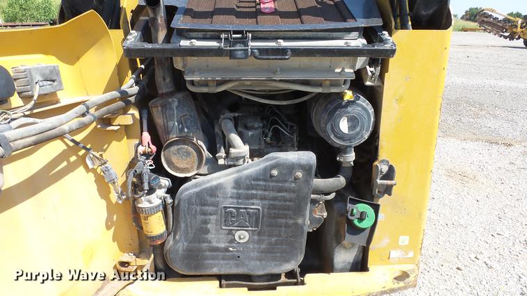 image for item DE7204 2010 Caterpillar 262C skid steer