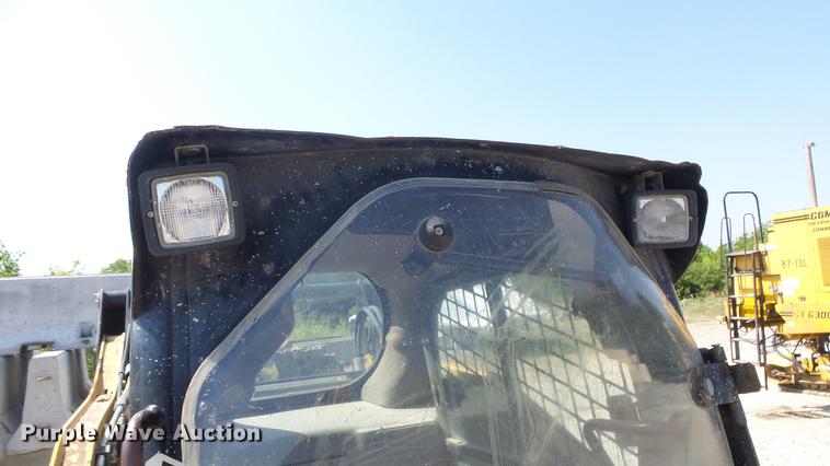 image for item DE7204 2010 Caterpillar 262C skid steer