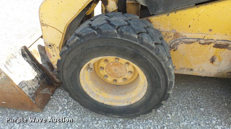 image for item DE7204 2010 Caterpillar 262C skid steer