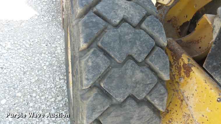 image for item DE7204 2010 Caterpillar 262C skid steer