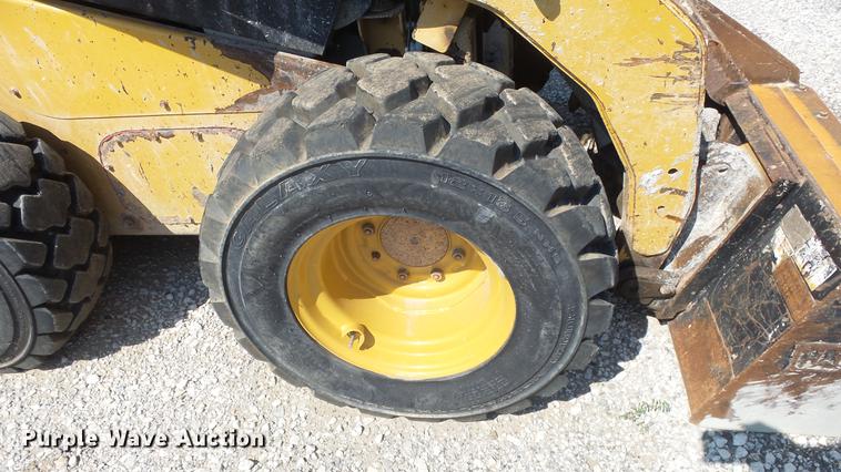 image for item DE7204 2010 Caterpillar 262C skid steer