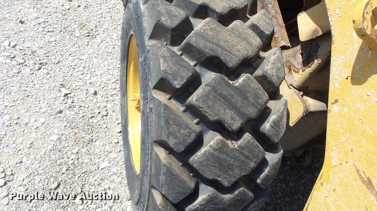 image for item DE7204 2010 Caterpillar 262C skid steer