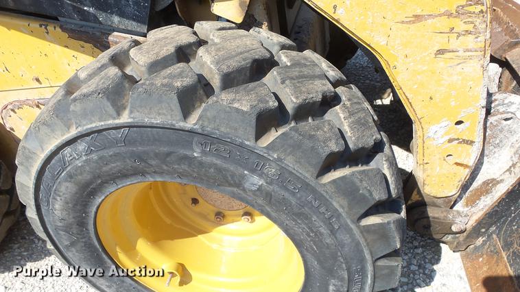 image for item DE7204 2010 Caterpillar 262C skid steer