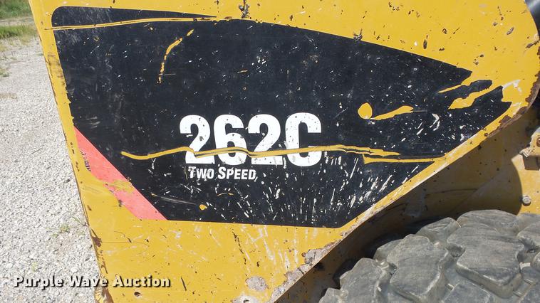 image for item DE7204 2010 Caterpillar 262C skid steer