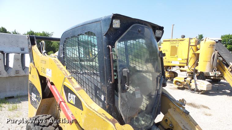 image for item DE7204 2010 Caterpillar 262C skid steer