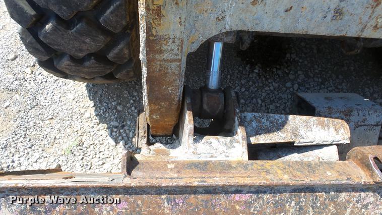 image for item DE7204 2010 Caterpillar 262C skid steer