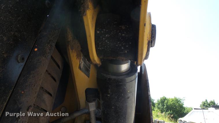 image for item DE7204 2010 Caterpillar 262C skid steer