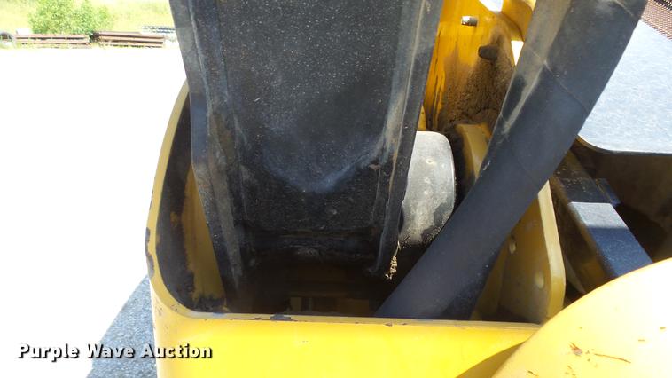 image for item DE7204 2010 Caterpillar 262C skid steer