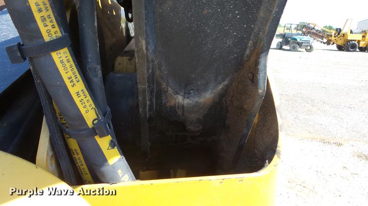 image for item DE7204 2010 Caterpillar 262C skid steer