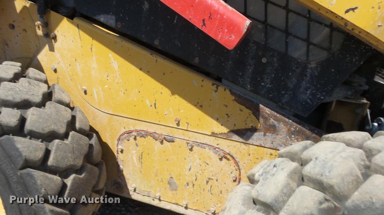 image for item DE7204 2010 Caterpillar 262C skid steer