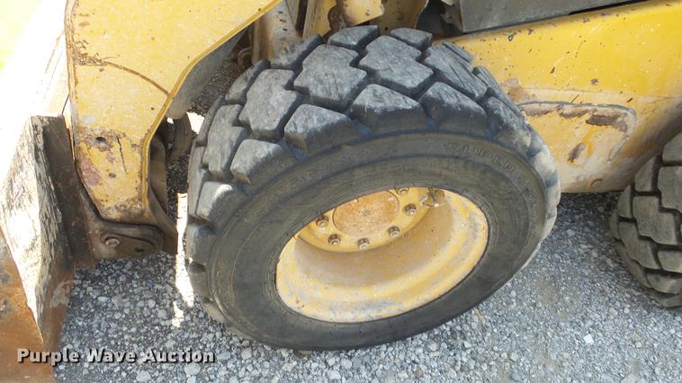 image for item DE7204 2010 Caterpillar 262C skid steer