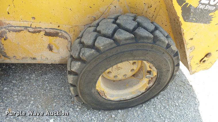 image for item DE7204 2010 Caterpillar 262C skid steer
