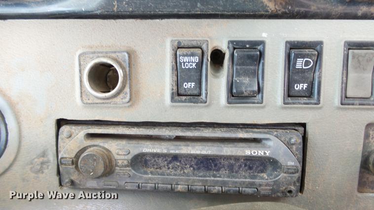 image for item DE7218 1996 Komatsu PC400LC-3 excavator