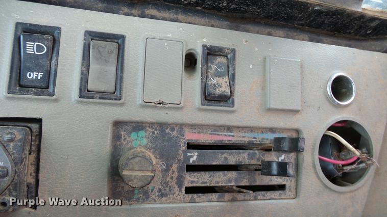 image for item DE7218 1996 Komatsu PC400LC-3 excavator