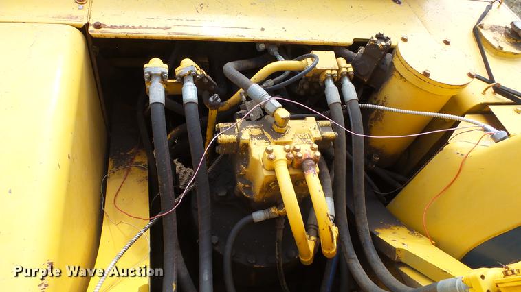 image for item DE7218 1996 Komatsu PC400LC-3 excavator