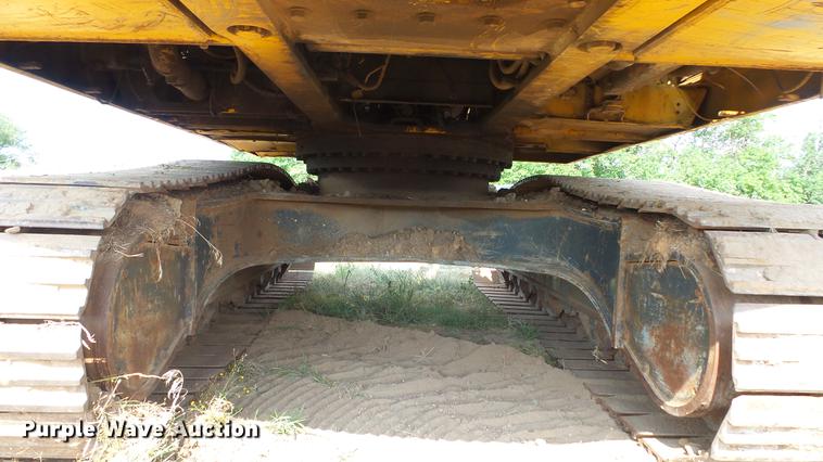 image for item DE7218 1996 Komatsu PC400LC-3 excavator