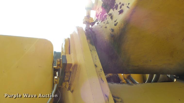 image for item DE7218 1996 Komatsu PC400LC-3 excavator