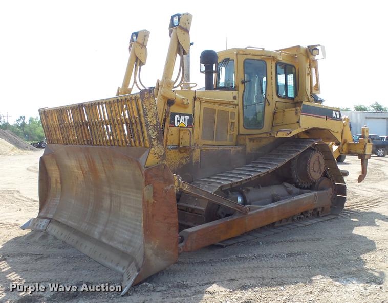 image for item DE7219 1994 Caterpillar D7H dozer