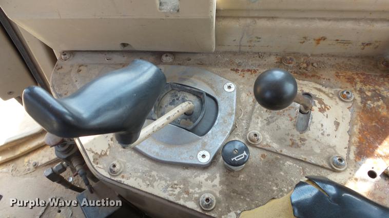 image for item DE7219 1994 Caterpillar D7H dozer