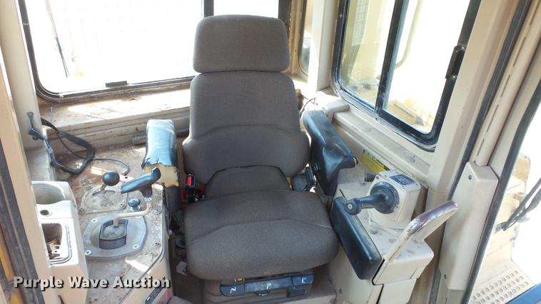image for item DE7219 1994 Caterpillar D7H dozer