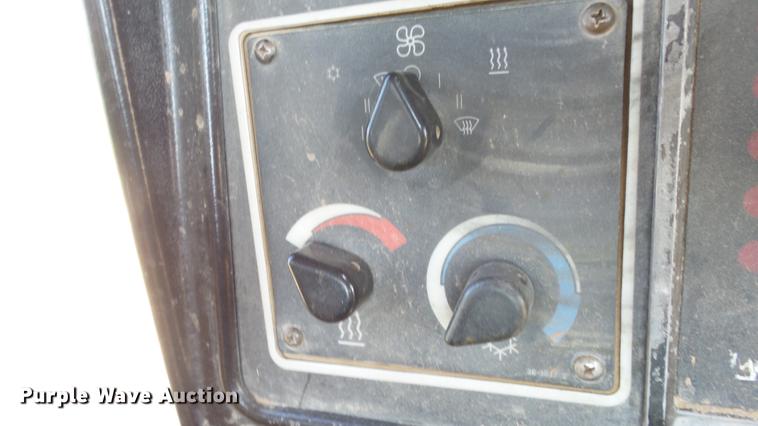 image for item DE7219 1994 Caterpillar D7H dozer