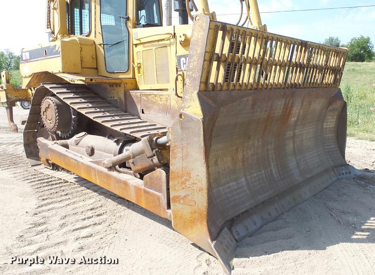 image for item DE7219 1994 Caterpillar D7H dozer