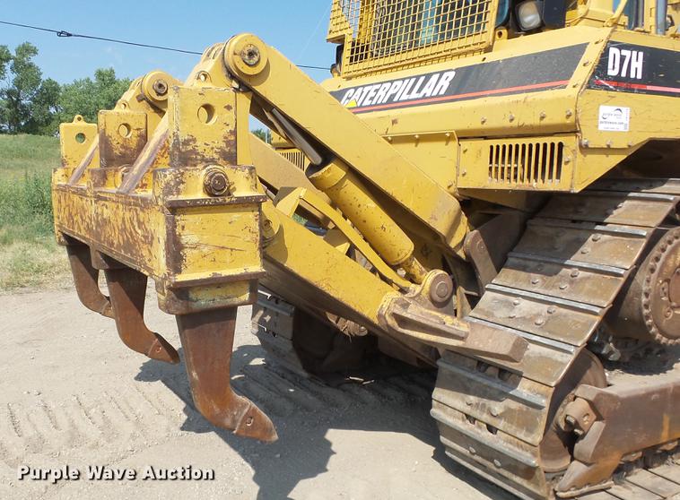 image for item DE7219 1994 Caterpillar D7H dozer