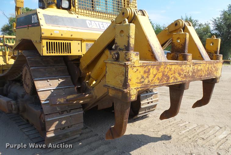 image for item DE7219 1994 Caterpillar D7H dozer