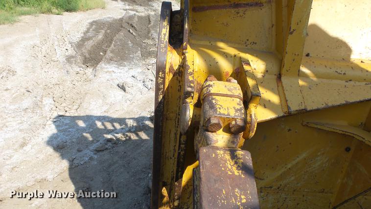 image for item DE7219 1994 Caterpillar D7H dozer