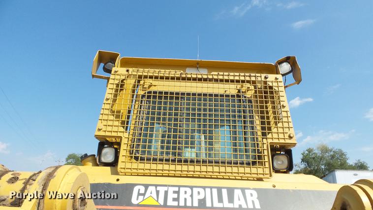 image for item DE7219 1994 Caterpillar D7H dozer