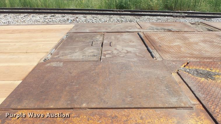 image for item DE7220 1985 Load King drop deck equipment trailer