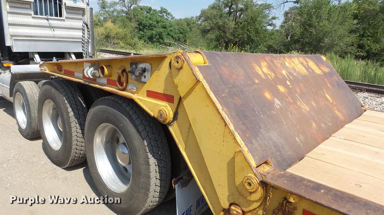 image for item DE7220 1985 Load King drop deck equipment trailer