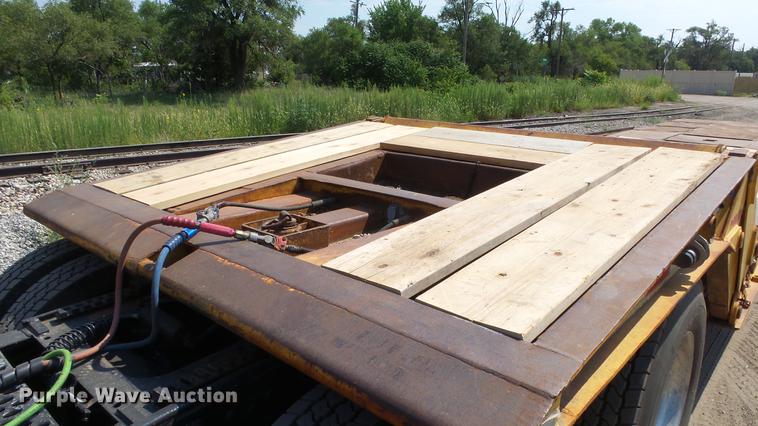 image for item DE7220 1985 Load King drop deck equipment trailer