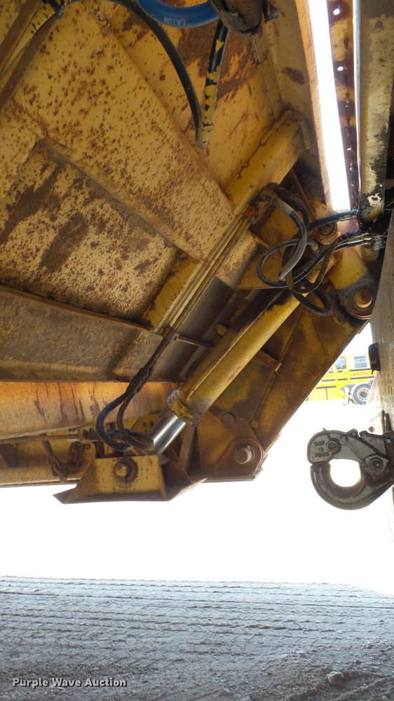 image for item DE7220 1985 Load King drop deck equipment trailer