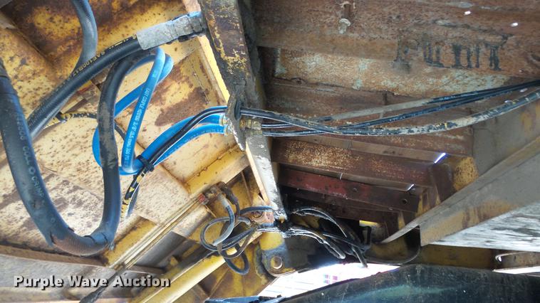 image for item DE7220 1985 Load King drop deck equipment trailer