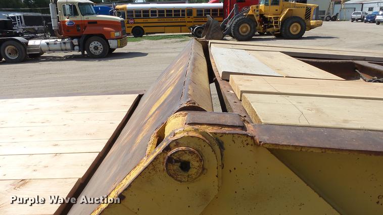 image for item DE7220 1985 Load King drop deck equipment trailer