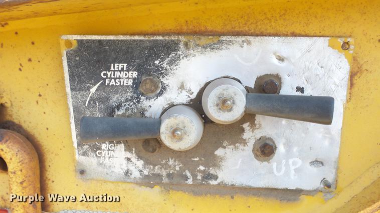 image for item DE7220 1985 Load King drop deck equipment trailer