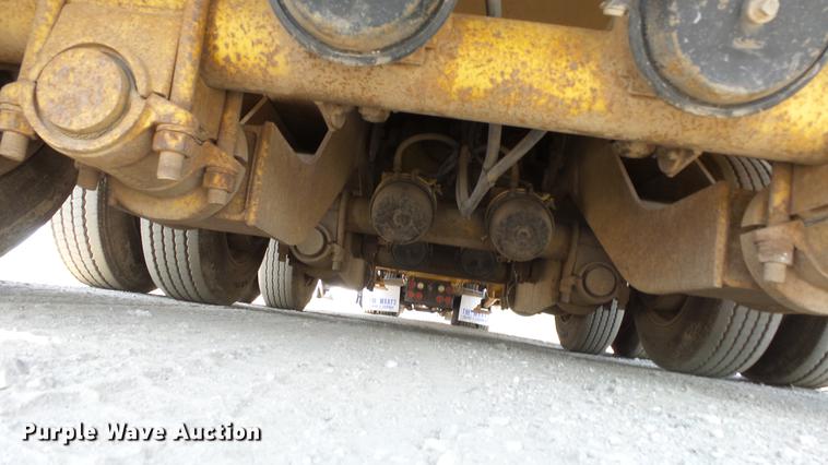 image for item DE7220 1985 Load King drop deck equipment trailer