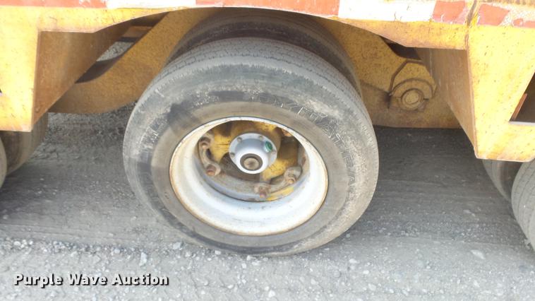 image for item DE7220 1985 Load King drop deck equipment trailer